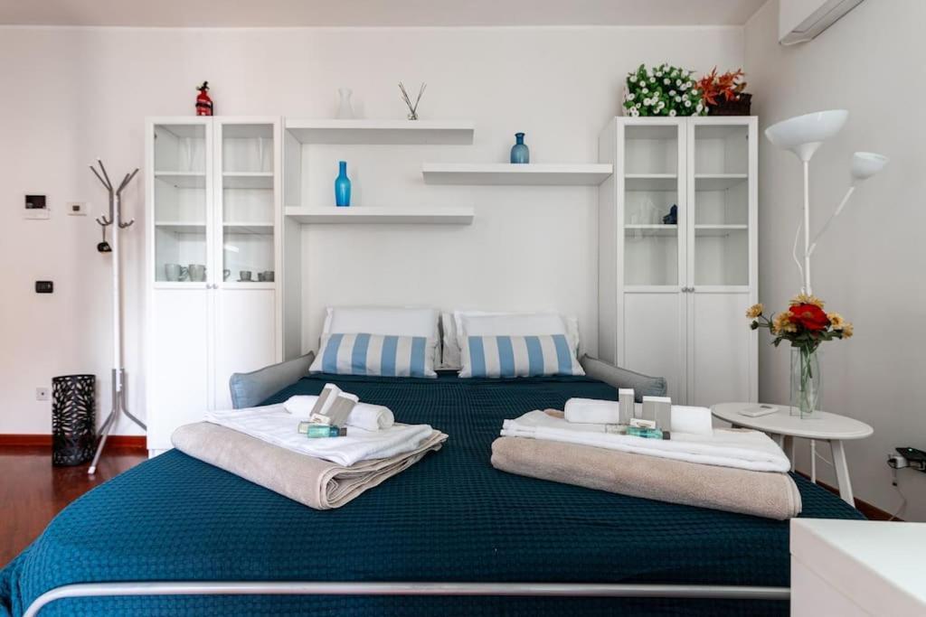 Appartamento Caterina A 5 Minuti Da Milano Fiere E San Siro Con Wifi-Netflix-Free Parking Exterior photo
