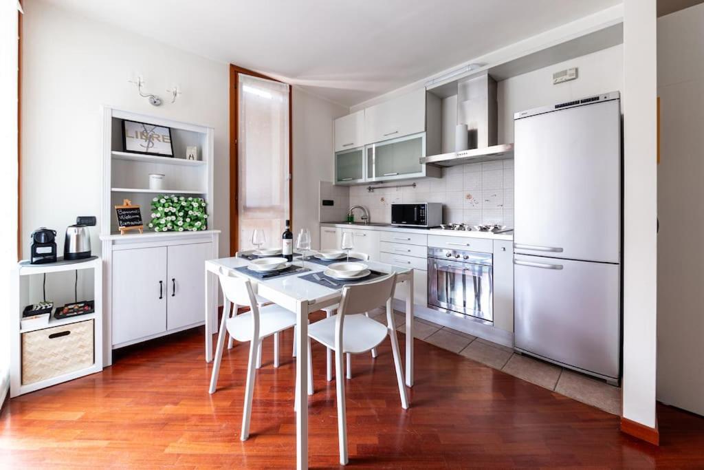 Appartamento Caterina A 5 Minuti Da Milano Fiere E San Siro Con Wifi-Netflix-Free Parking Exterior photo